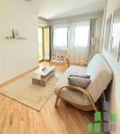 Se izdava namesten stan vo Skopje, Centar so povrshina od 52 m2.
 Ekstra: Klima, Centralno Parno, Lift.
 Cena: 550 EUR